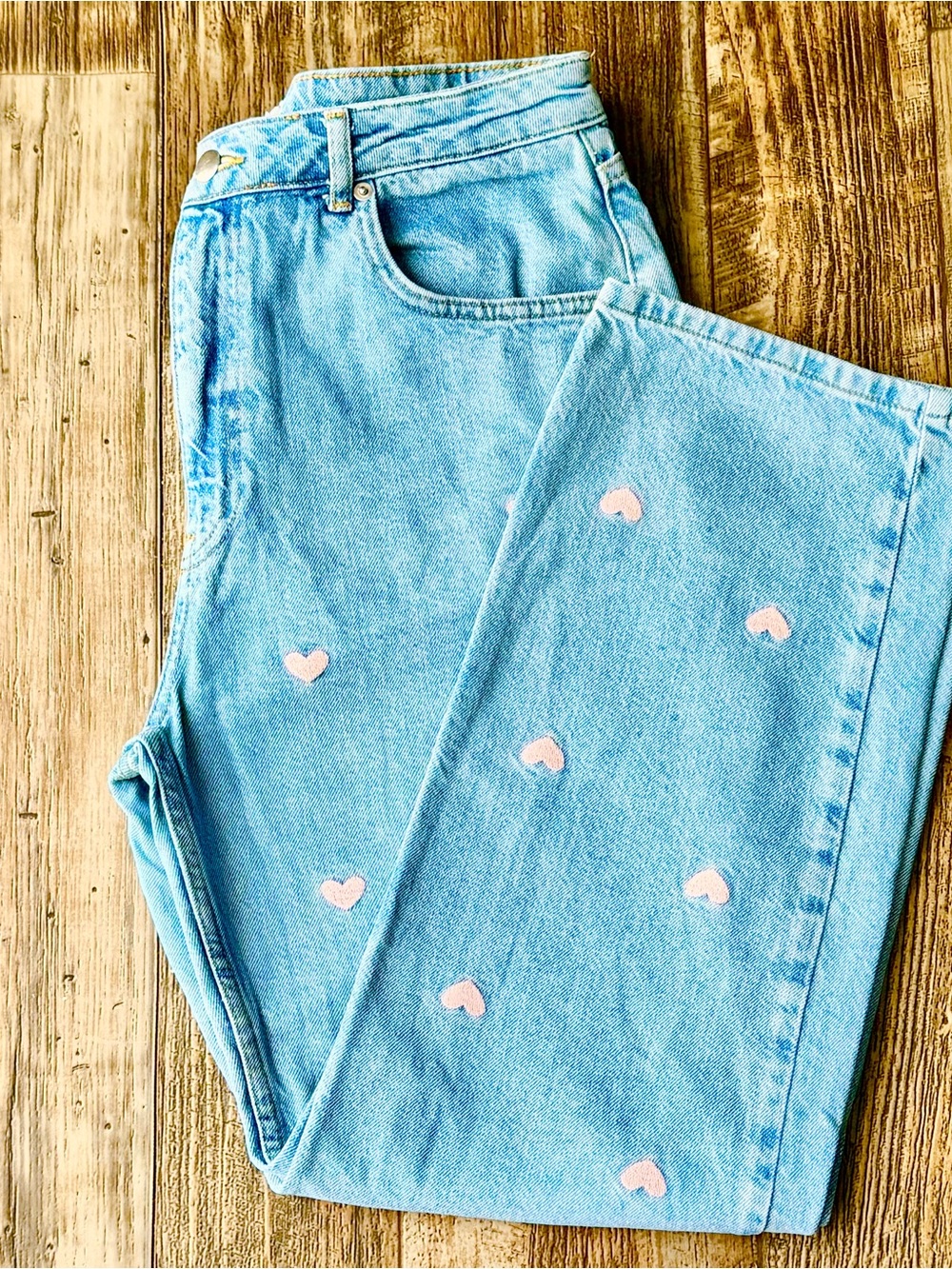 Francesca's Collections Light Blue Straight-Leg Jeans with Pink Heart - Picture 2 of 11
